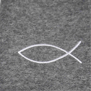 Gotteslob-Hlle Wollfilz grau mit Fisch & Reiverschluss 19 x 13 cm Handarbeit