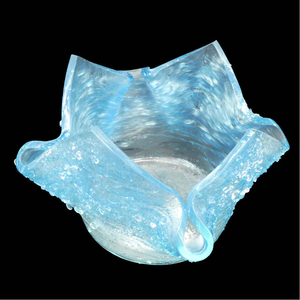 Windlicht Teelicht Glasschale Oberfläche Relief für Teelicht hellblau Fusingglas 10,5 x 10,5 cm Glaskunst Unikat