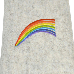 Gotteslob-Hülle Wollfilz grau mit Regenbogen & Reißverschluss 19 x 13 cm Handarbeit